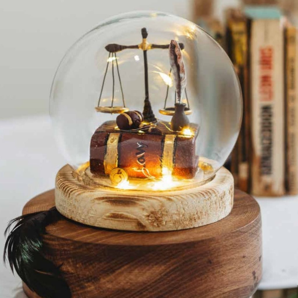 گوی دکوری طرح وکیل چراغ دار