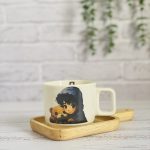 ماگ سرامیکی عروسکی طرح خرس تدی و پسر کلاه دار