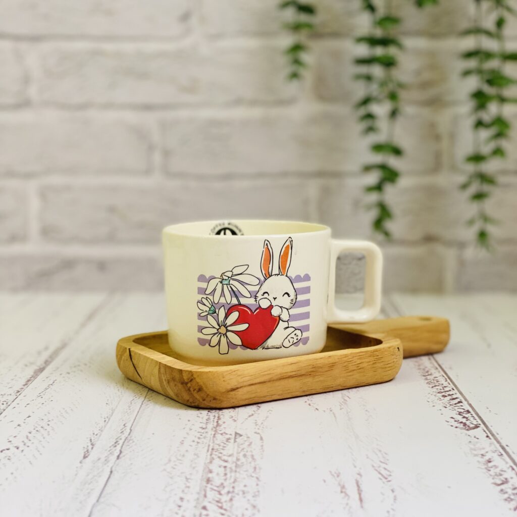 ماگ سرامیکی طرح خرگوش و گل بابونه بنفش