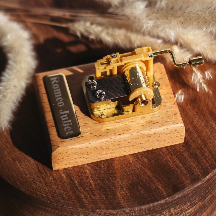 باکس موزیکال هندلی Romeo & Juliet