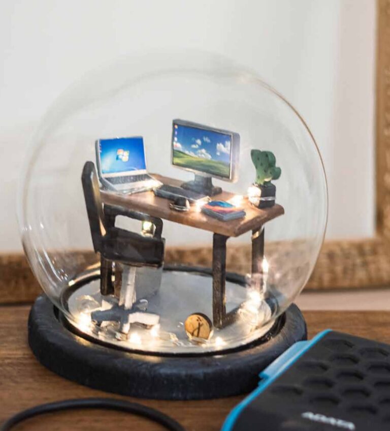 گوی دکوری طرح مهندس کامپیوتر